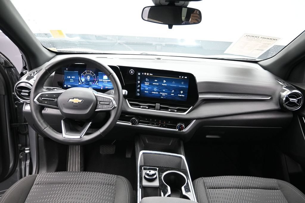 Used 2026 Chevrolet Equinox LT FWD image 16