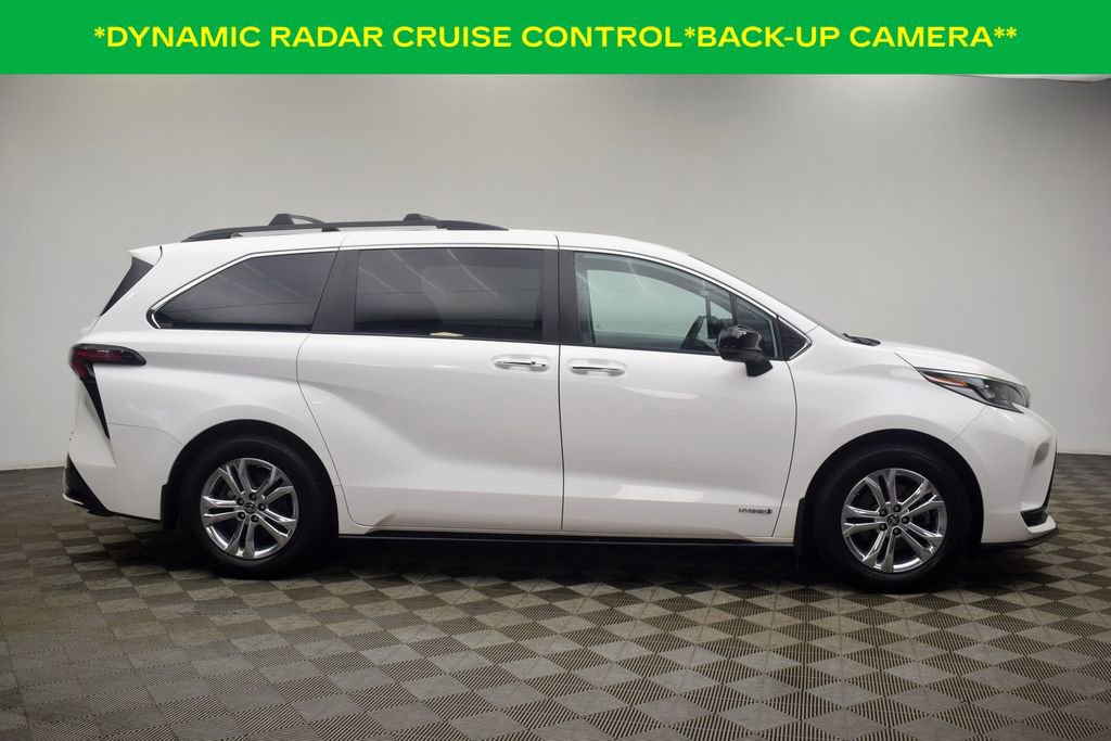 Used 2021 Toyota Sienna XSE w/ XSE Plus Package image 13