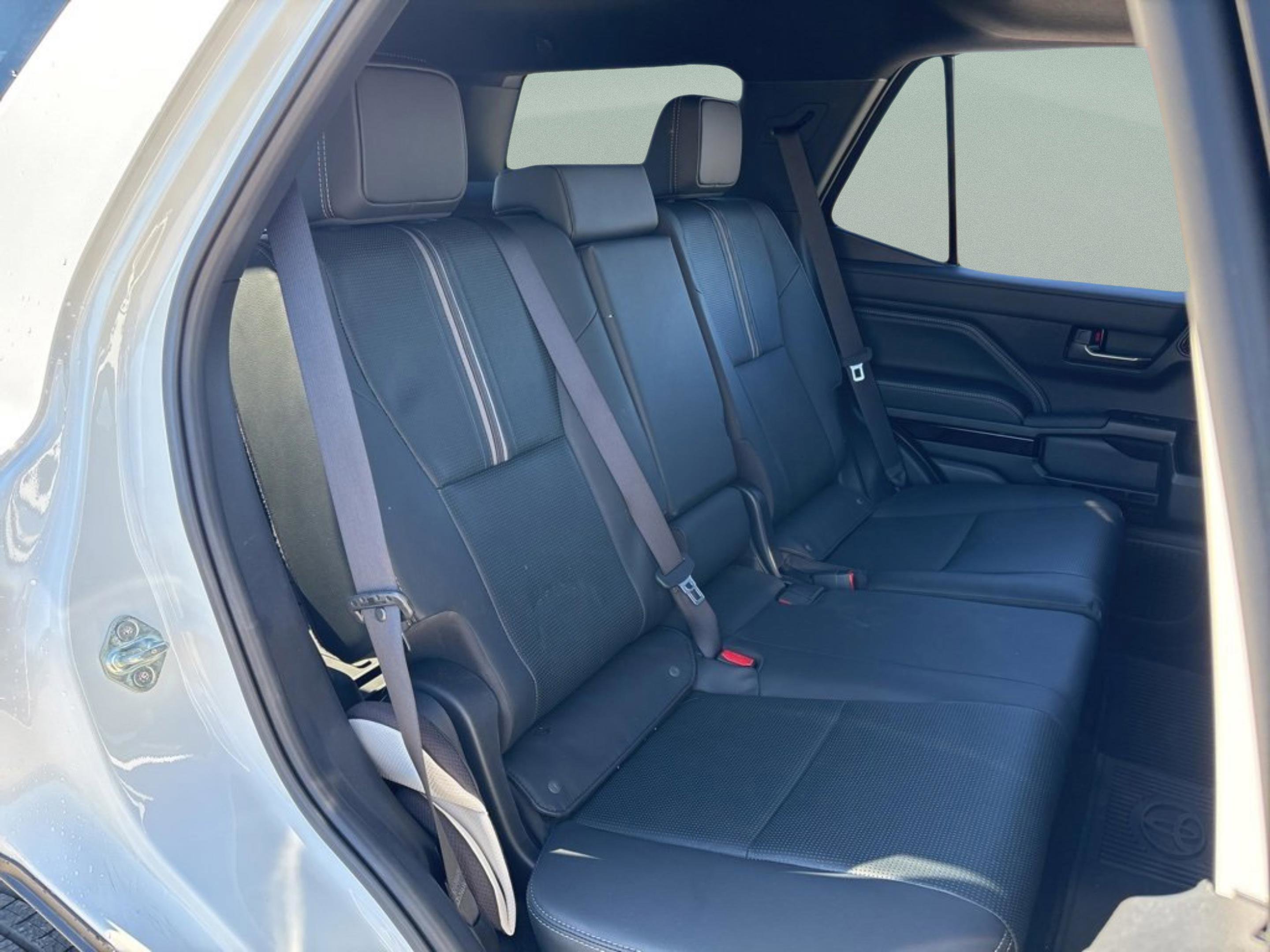 Used 2025 Toyota 4Runner Limited image 23