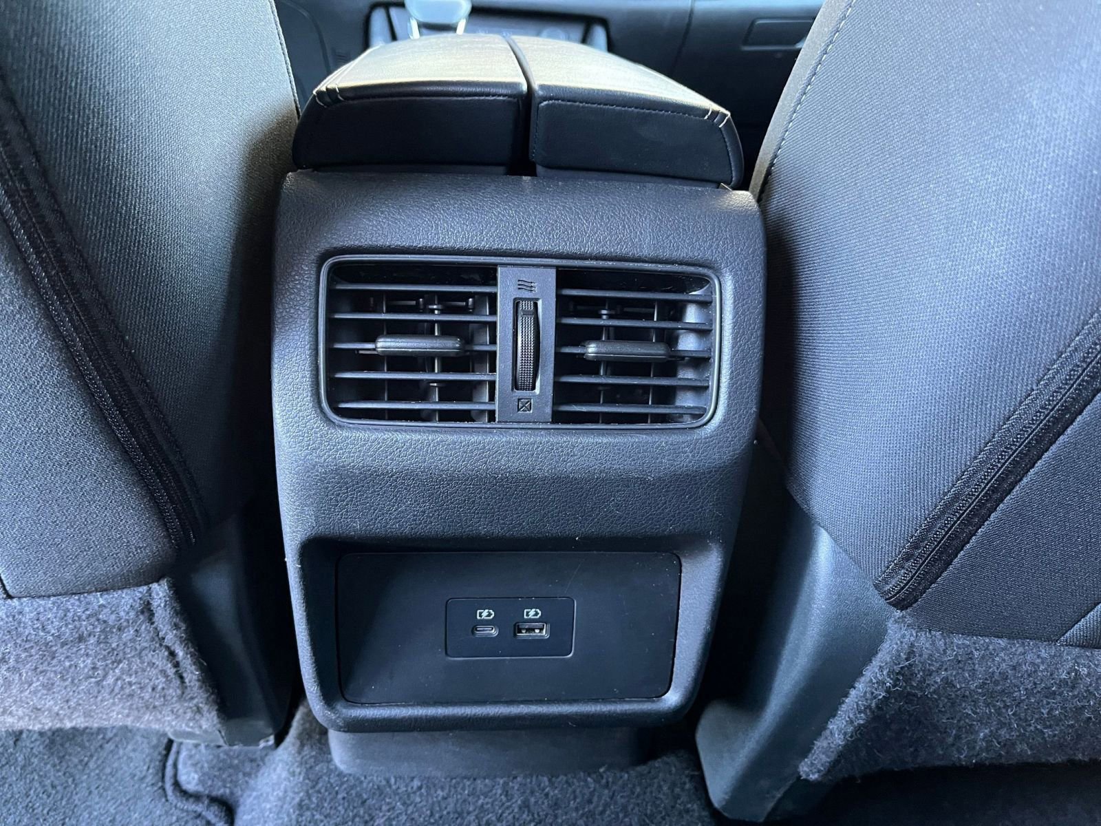 Used 2023 Nissan Rogue SV image 24