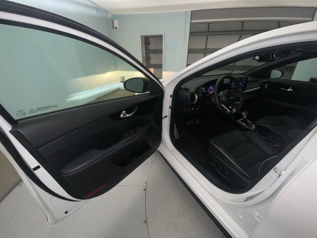 Used 2023 Kia Forte GT-Line w/ GT-Line Premium Package FWD image 11