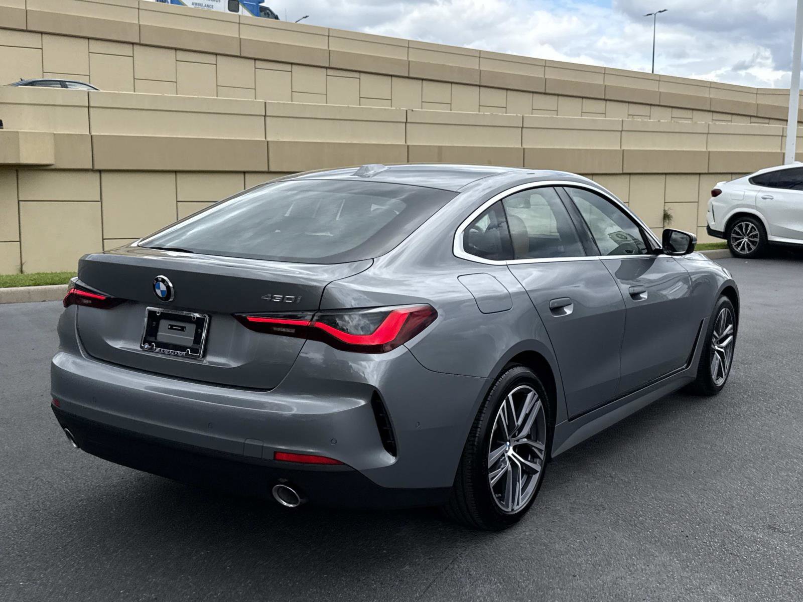 Used 2025 BMW 430i RWD image 3