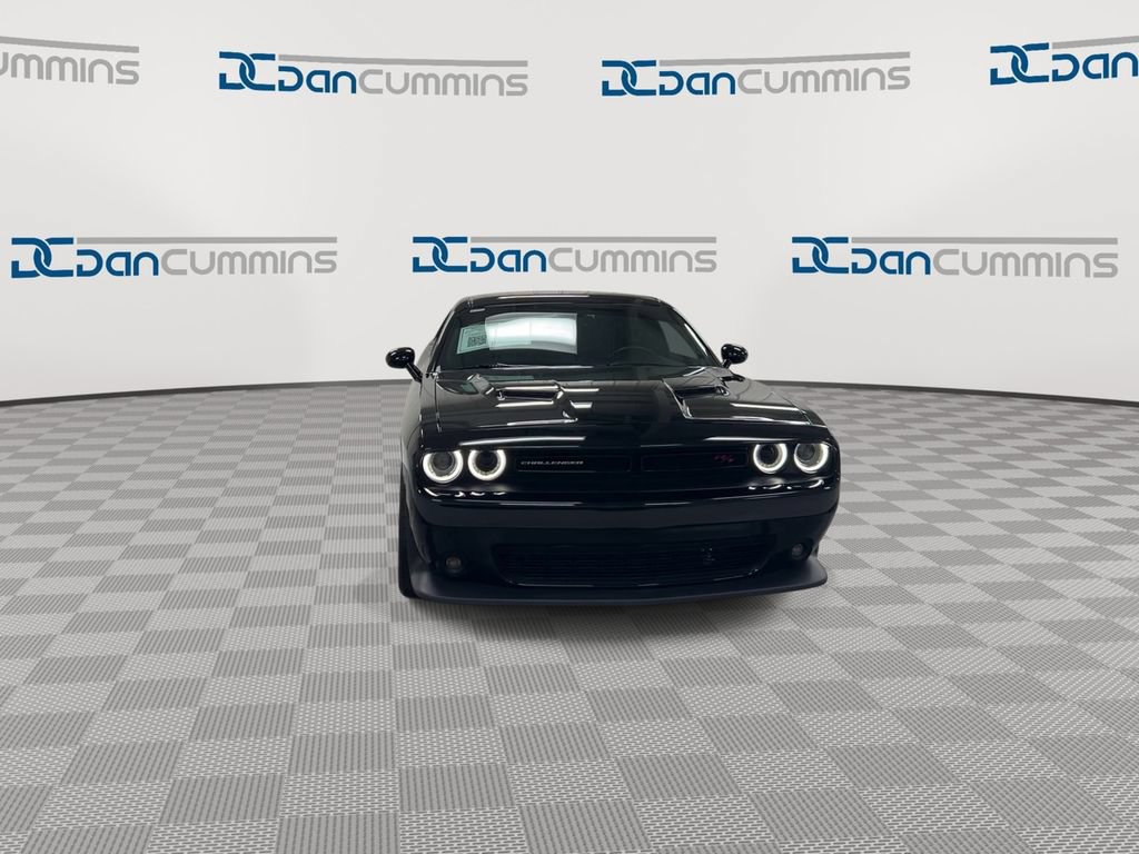 Used 2016 Dodge Challenger R/T Scat Pack RWD image 3