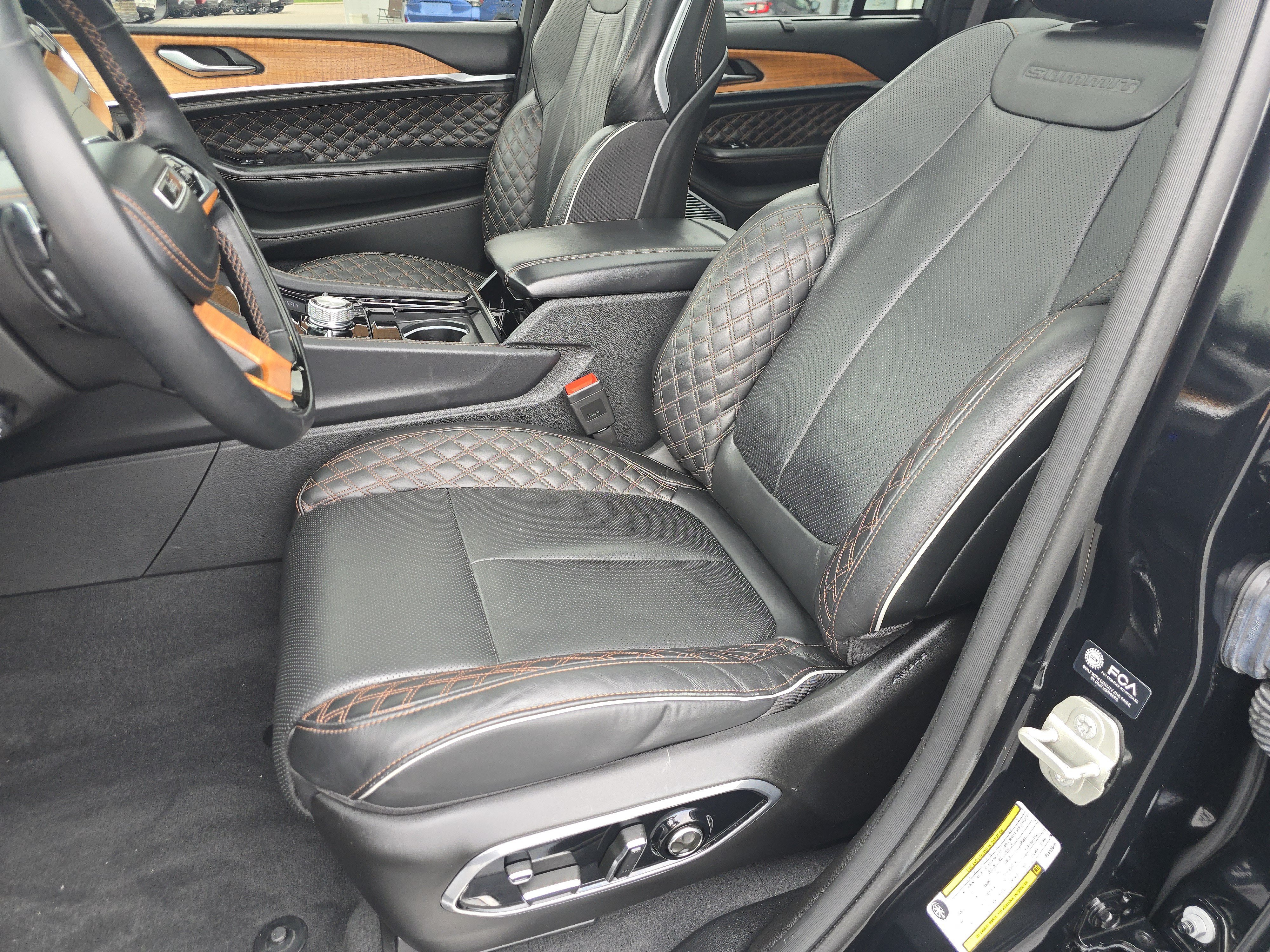 Used 2023 Jeep Grand Cherokee Summit AWD/4WD image 21