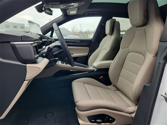 New 2025 Porsche Macan 4 Electric image 15