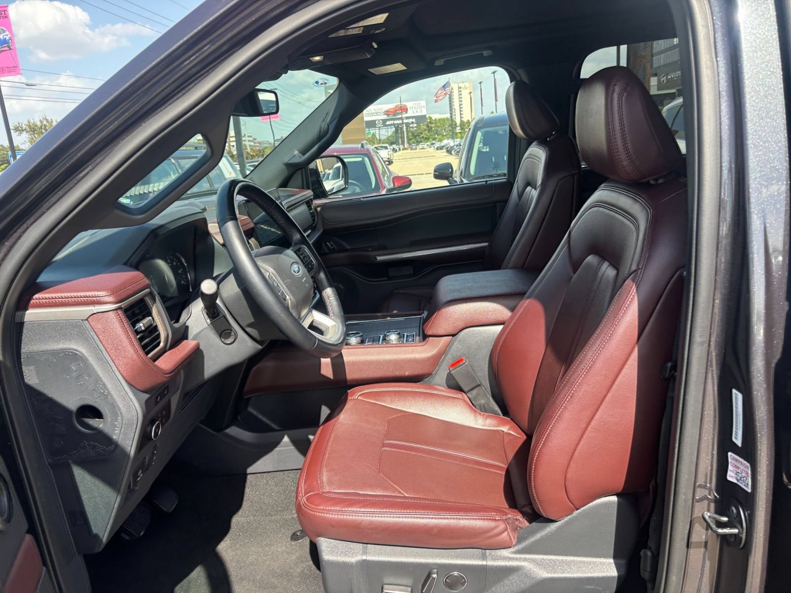 Used 2024 Ford Expedition Limited AWD/4WD image 30