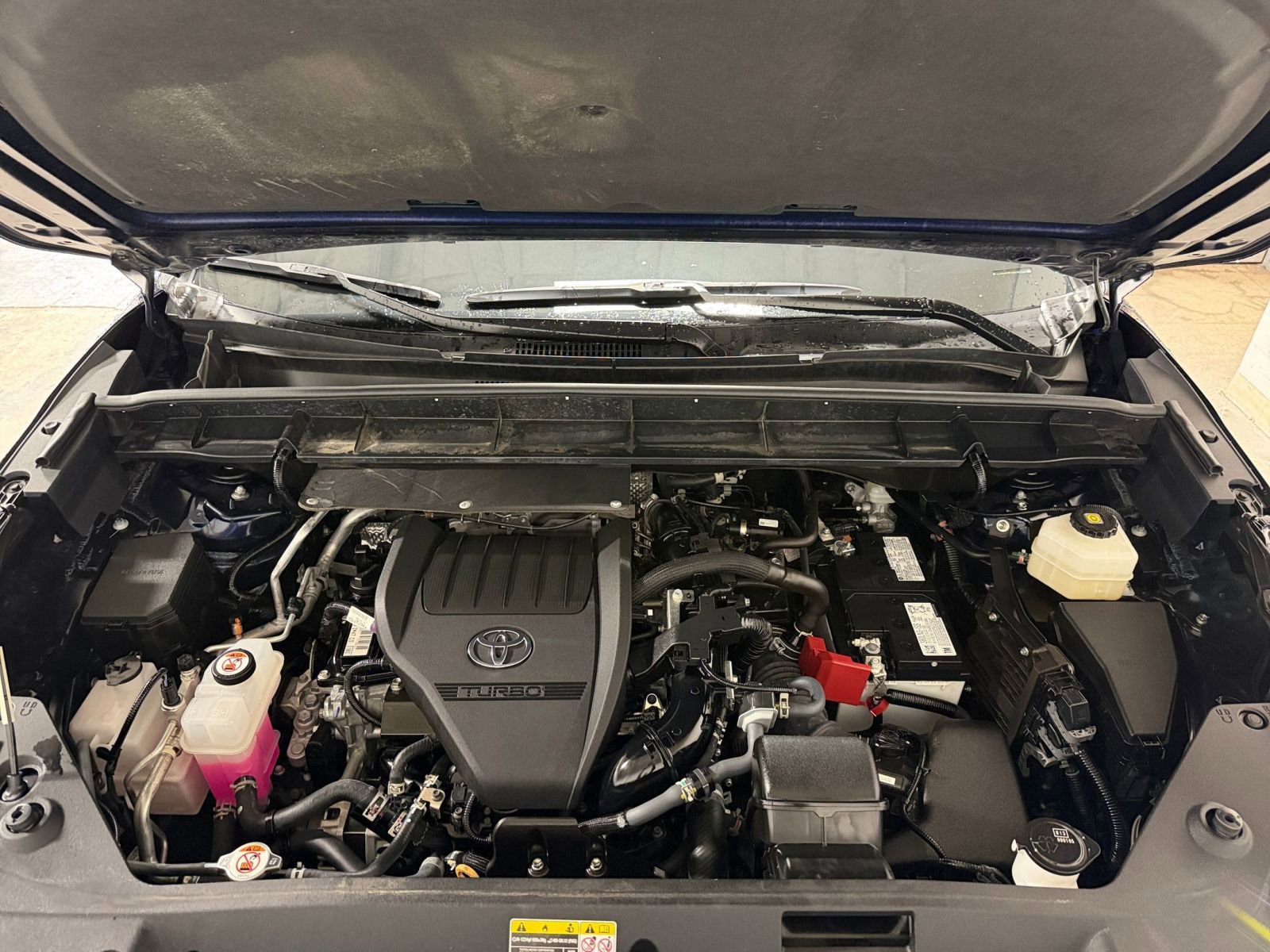 Used 2025 Toyota Highlander LE image 33