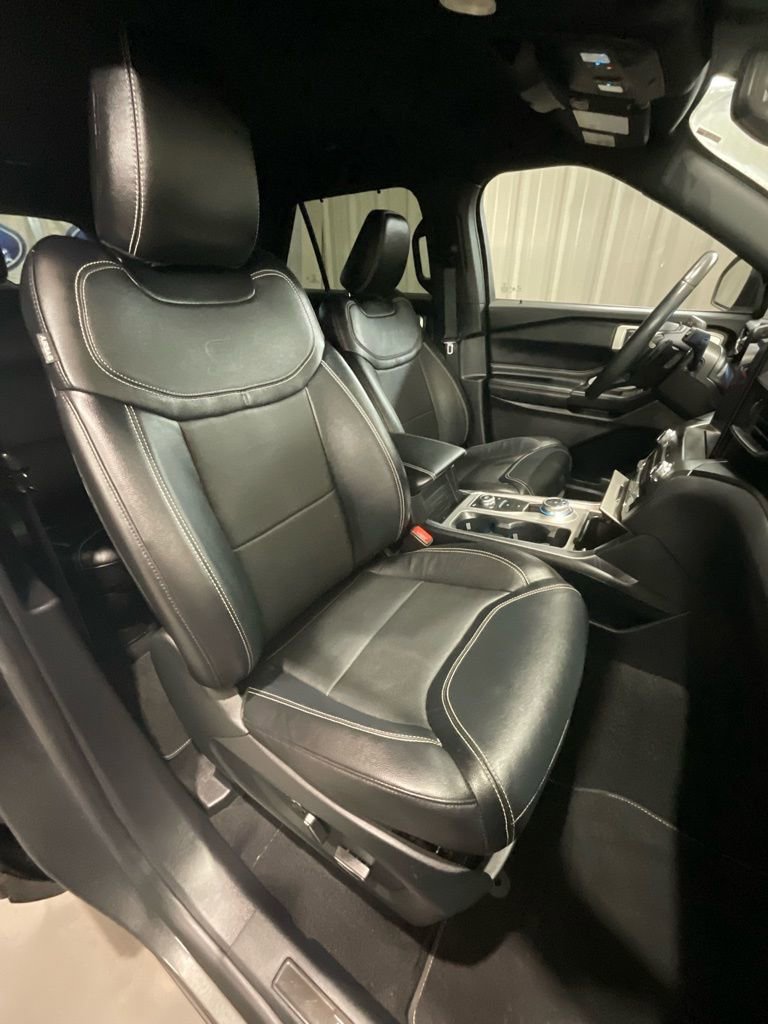 Used 2020 Ford Explorer ST w/ Premium Technology Package image 15