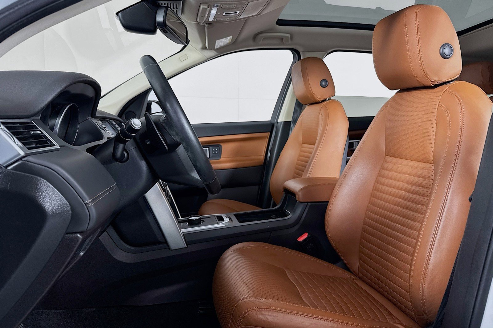 Used 2017 Land Rover Discovery Sport HSE Luxury image 17