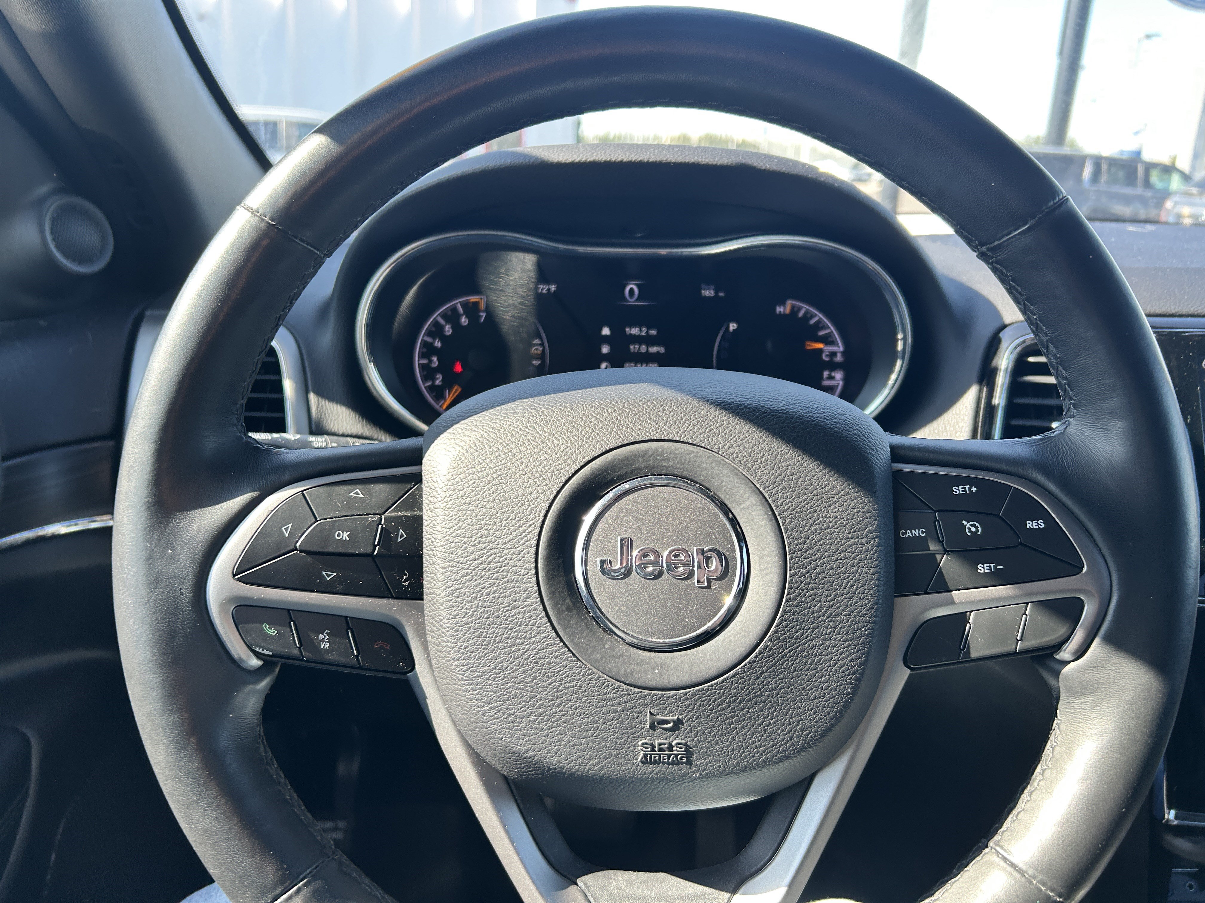 Used 2019 Jeep Grand Cherokee Limited AWD/4WD image 18