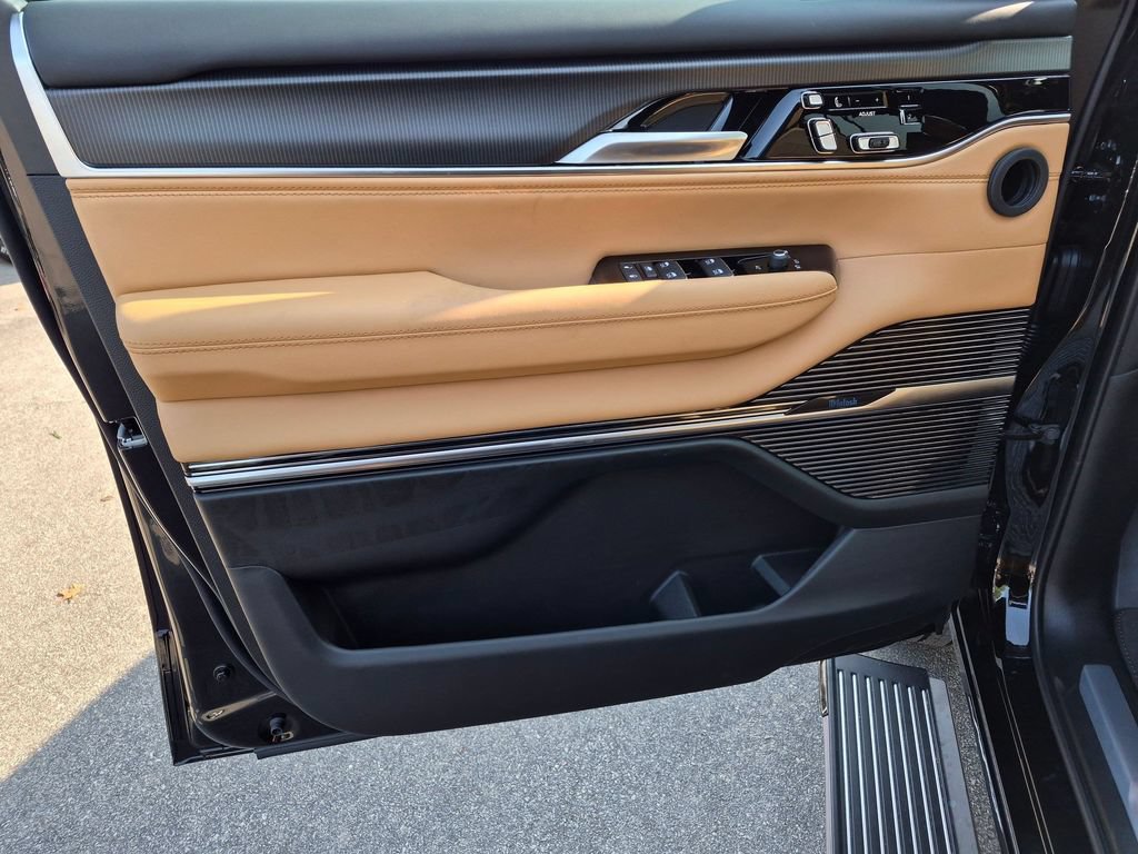 New 2026 Jeep Grand Wagoneer Summit AWD/4WD image 9