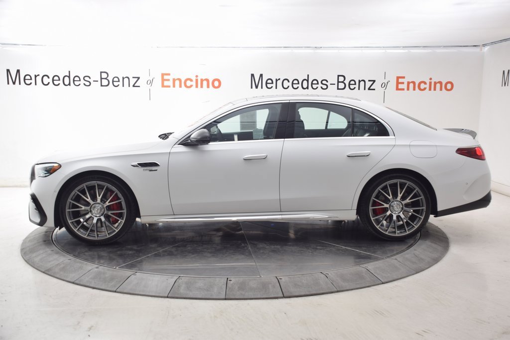 Used 2025 Mercedes-Benz E 53 AMG e 4MATIC Sedan image 3