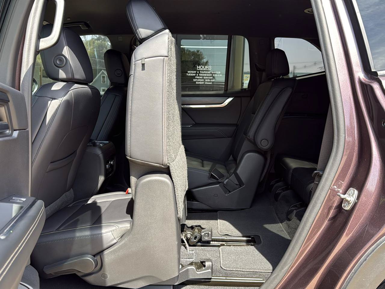 Used 2024 GMC Acadia Elevation AWD/4WD image 19