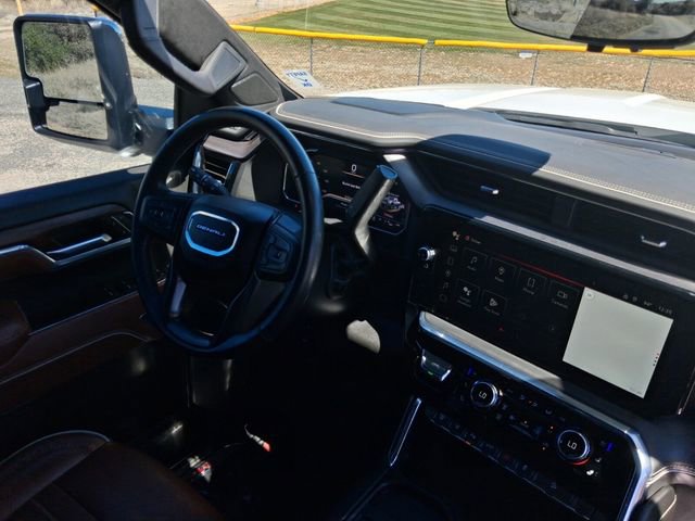 Certified 2025 GMC Sierra 2500 Denali Ultimate w/ Max Trailering Package image 18