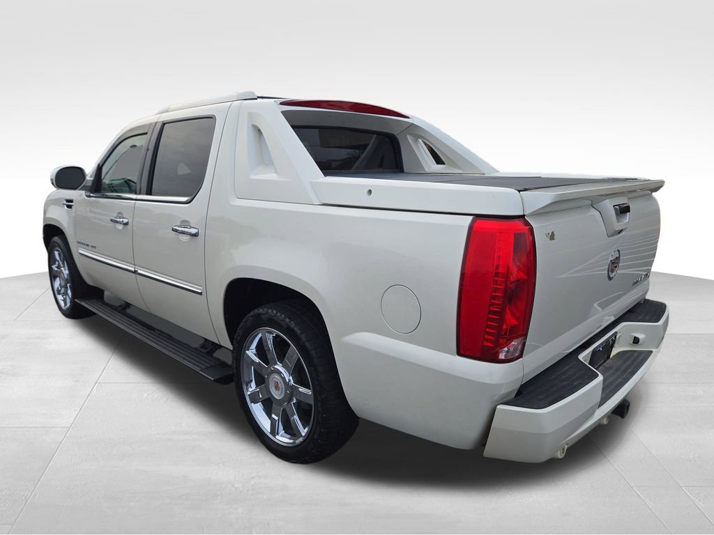 Used 2013 Cadillac Escalade EXT Premium image 3