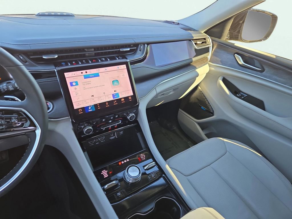 Used 2022 Jeep Grand Cherokee Overland image 23