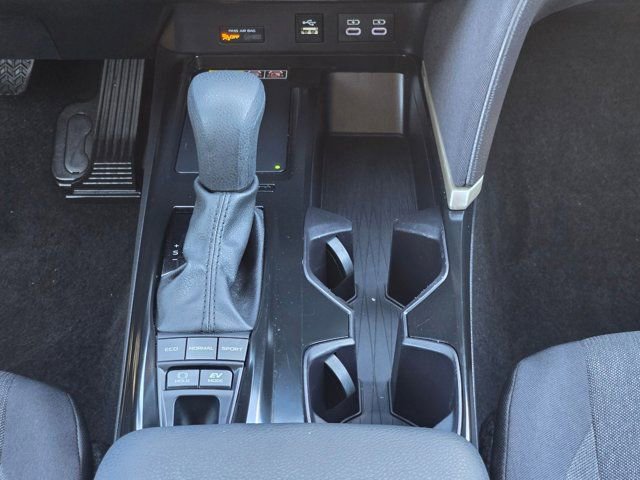 Used 2025 Toyota Camry LE image 17