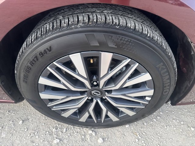 Used 2025 Nissan Altima 2.5 SV image 22