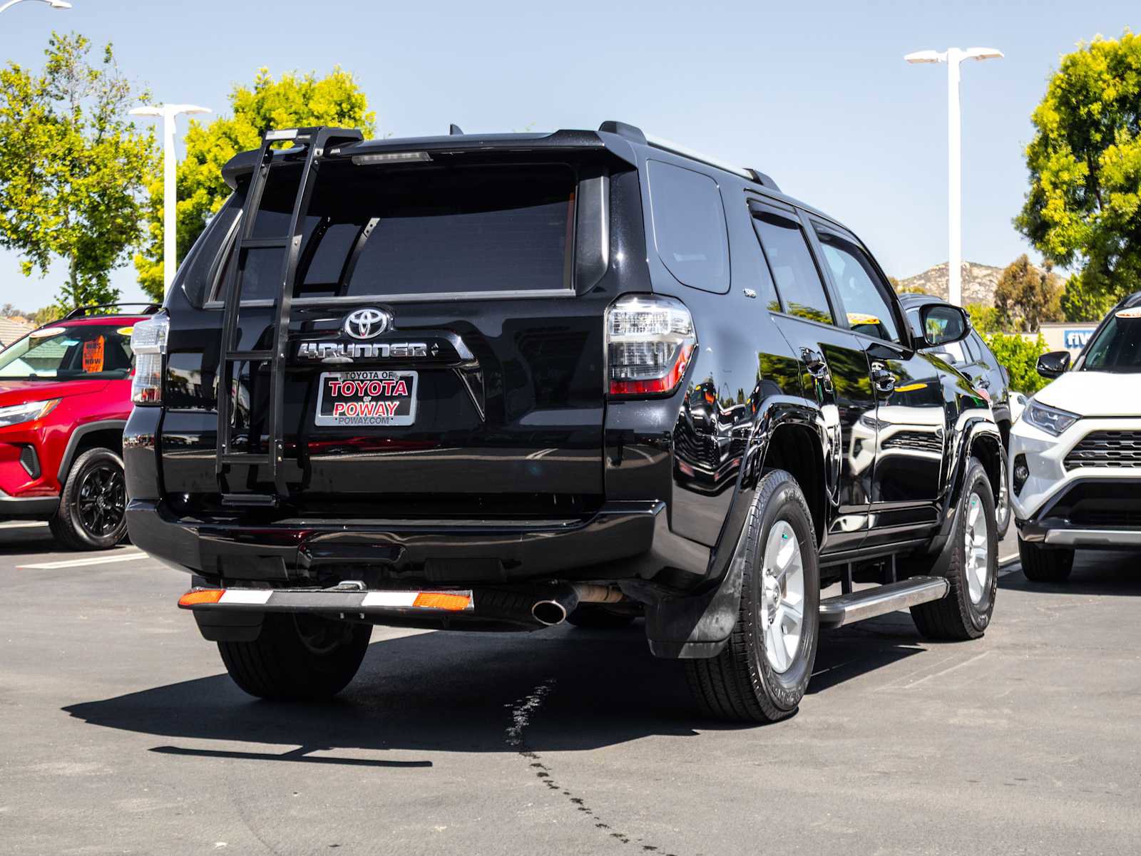 Used 2022 Toyota 4Runner SR5 Premium w/ Moonroof Package RWD image 15