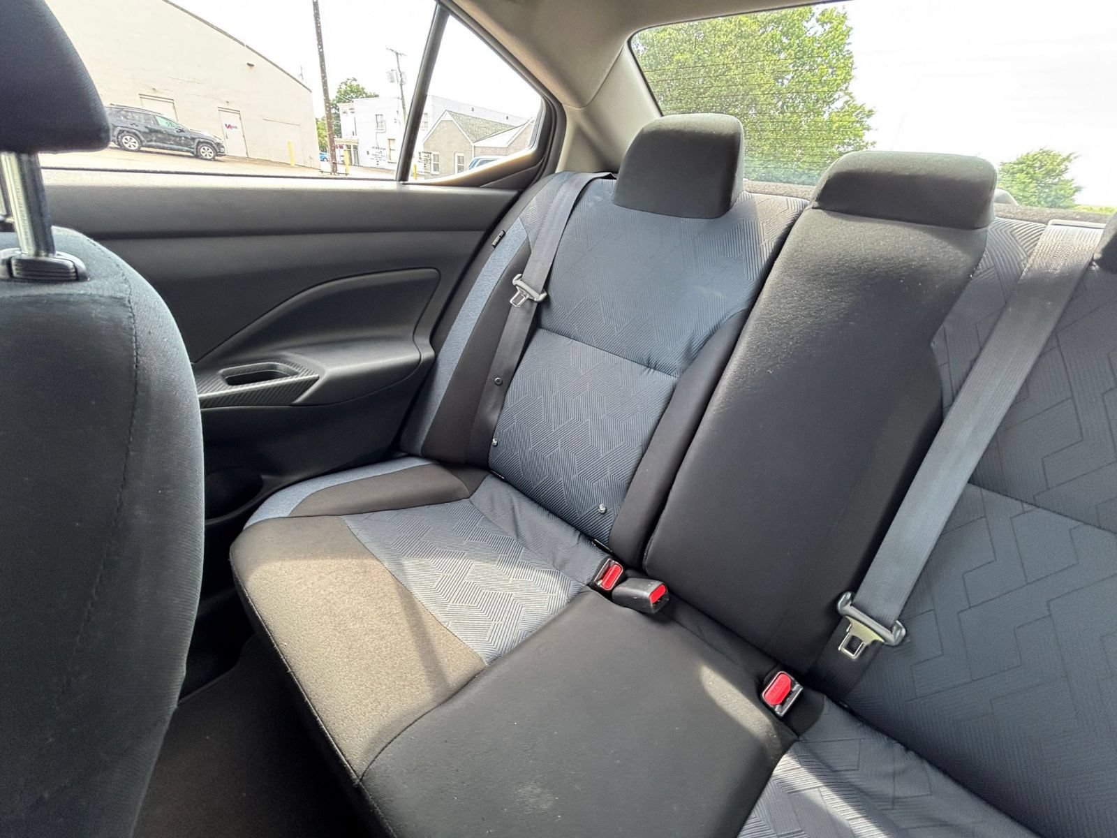 Used 2025 Nissan Versa SV FWD image 38