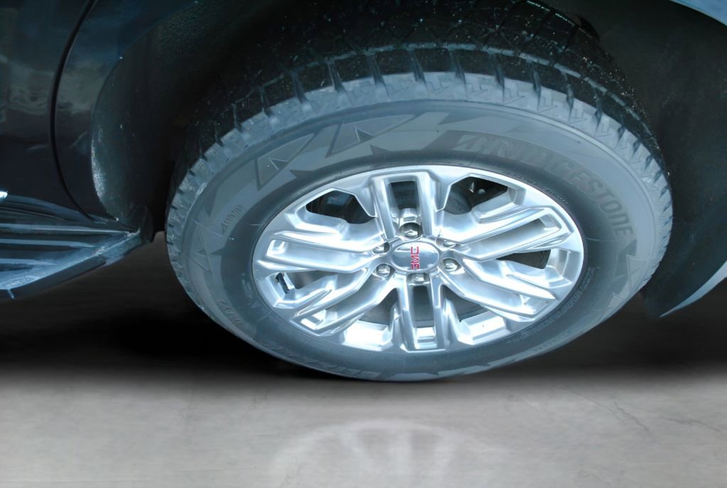 Used 2022 GMC Yukon SLT w/ SLT Premium Package image 31