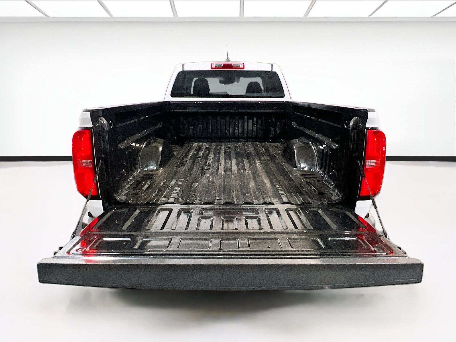Used 2021 Chevrolet Colorado LT w/ Fleet Safety Package RWD image 17