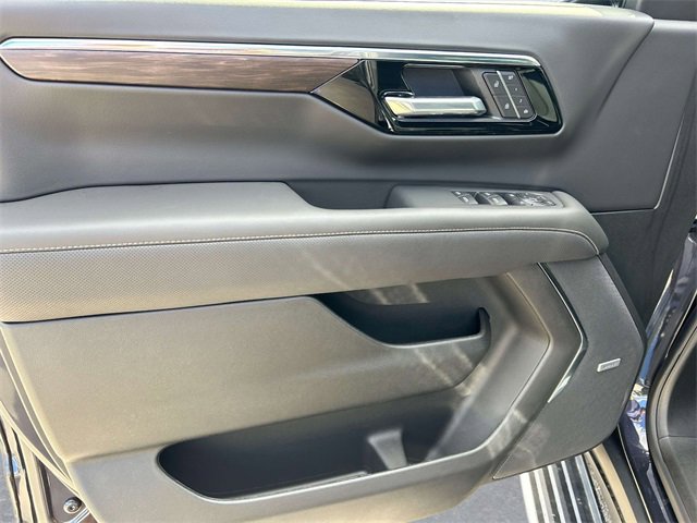 New 2026 Chevrolet Suburban Premier image 22