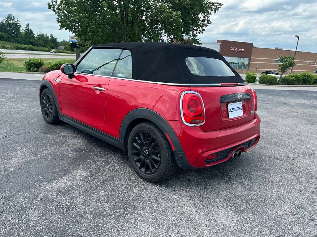 Used 2019 MINI Cooper S w/ Signature Upholstery Package FWD image 4