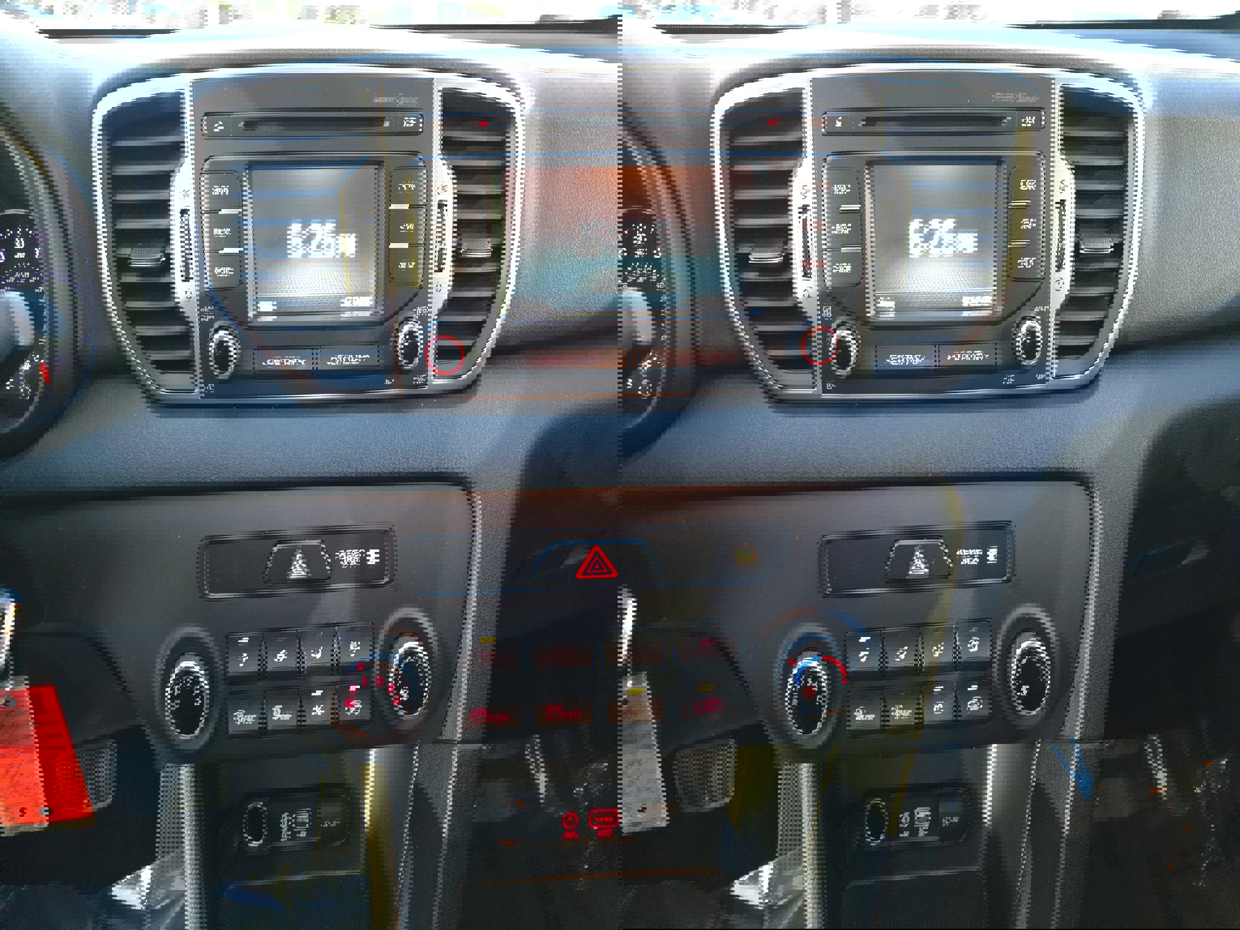 Used 2018 Kia Sportage LX image 22