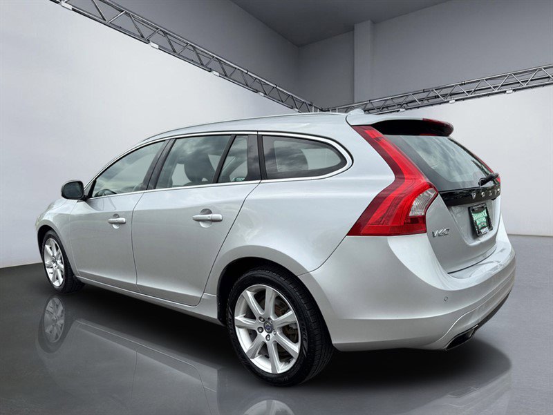 Used 2016 Volvo V60 T5 Premier AWD/4WD image 5
