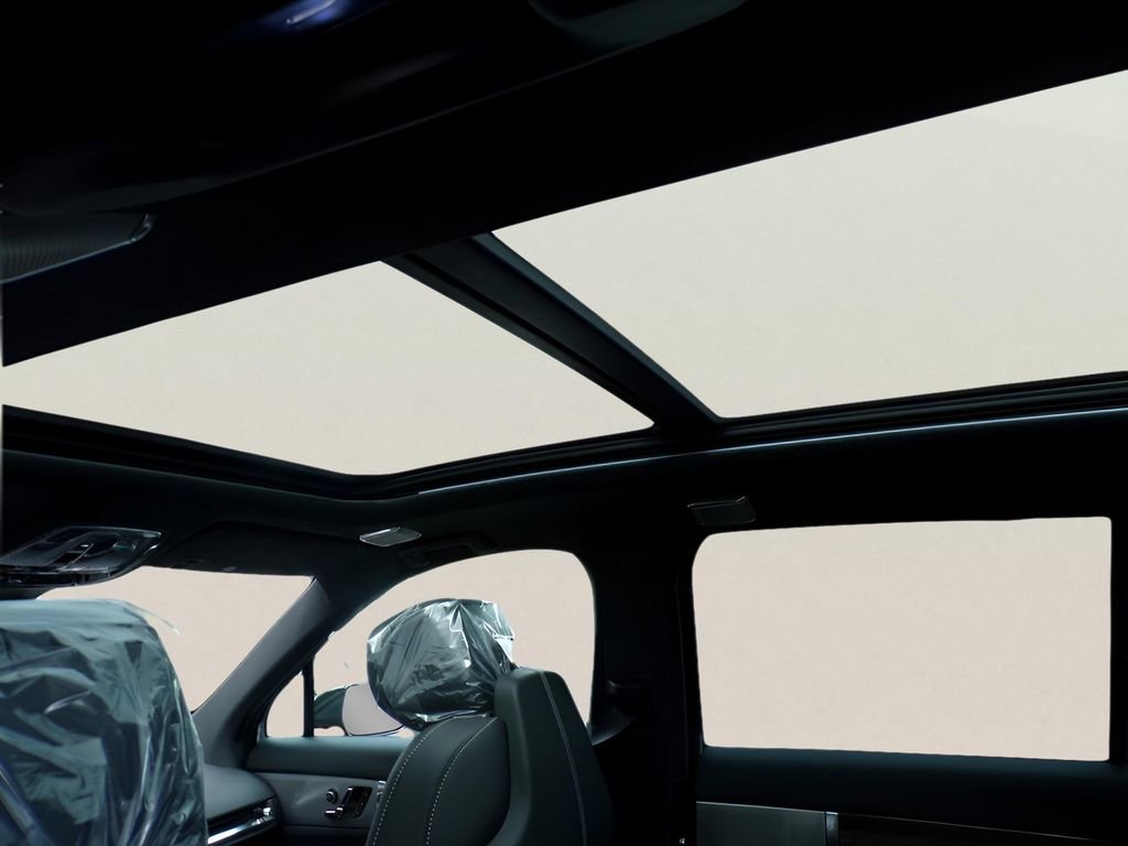 New 2026 Cadillac Vistiq Sport image 8