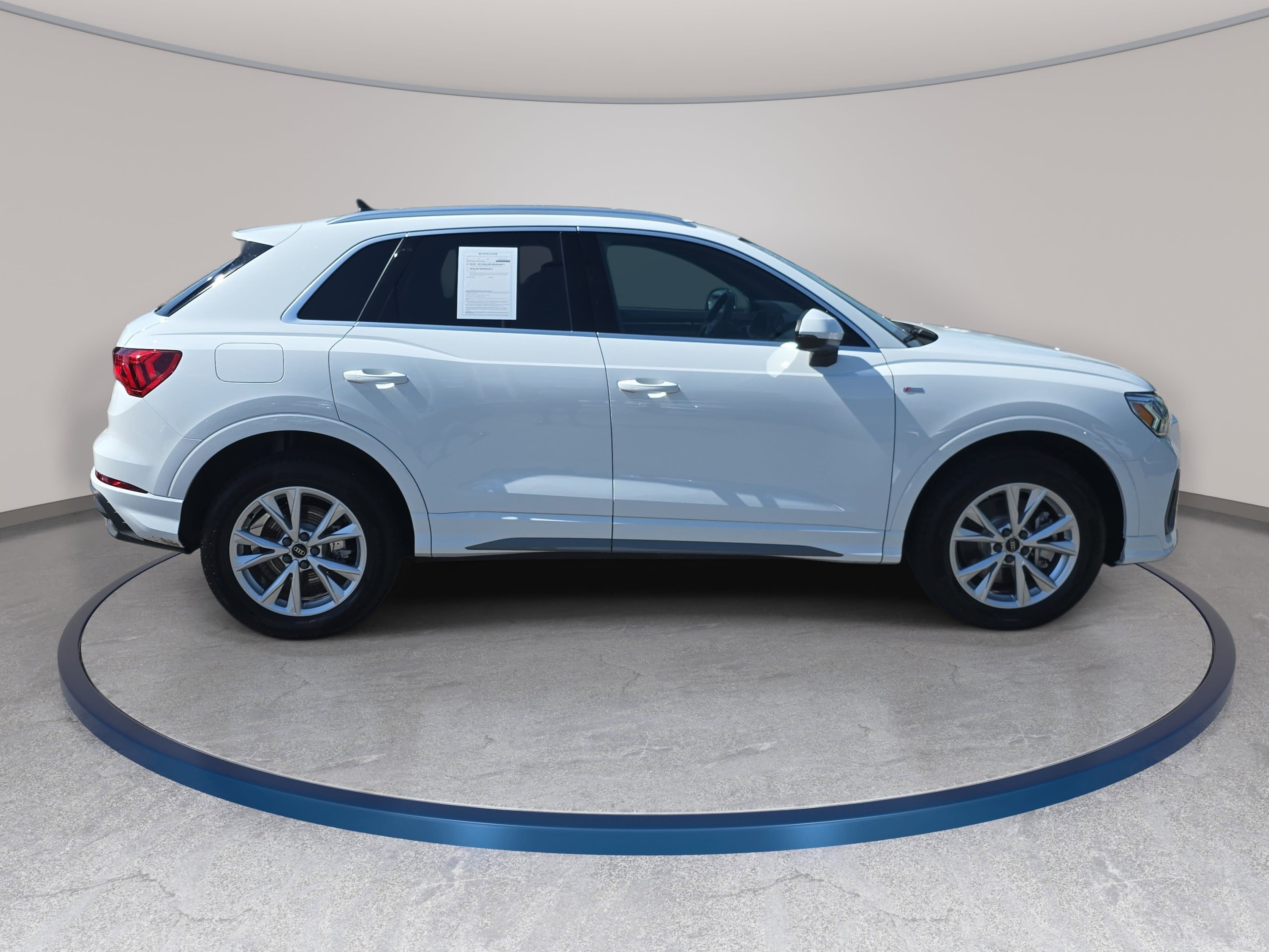 Used 2025 Audi Q3 2.0T Premium w/ Convenience Package AWD/4WD image 4