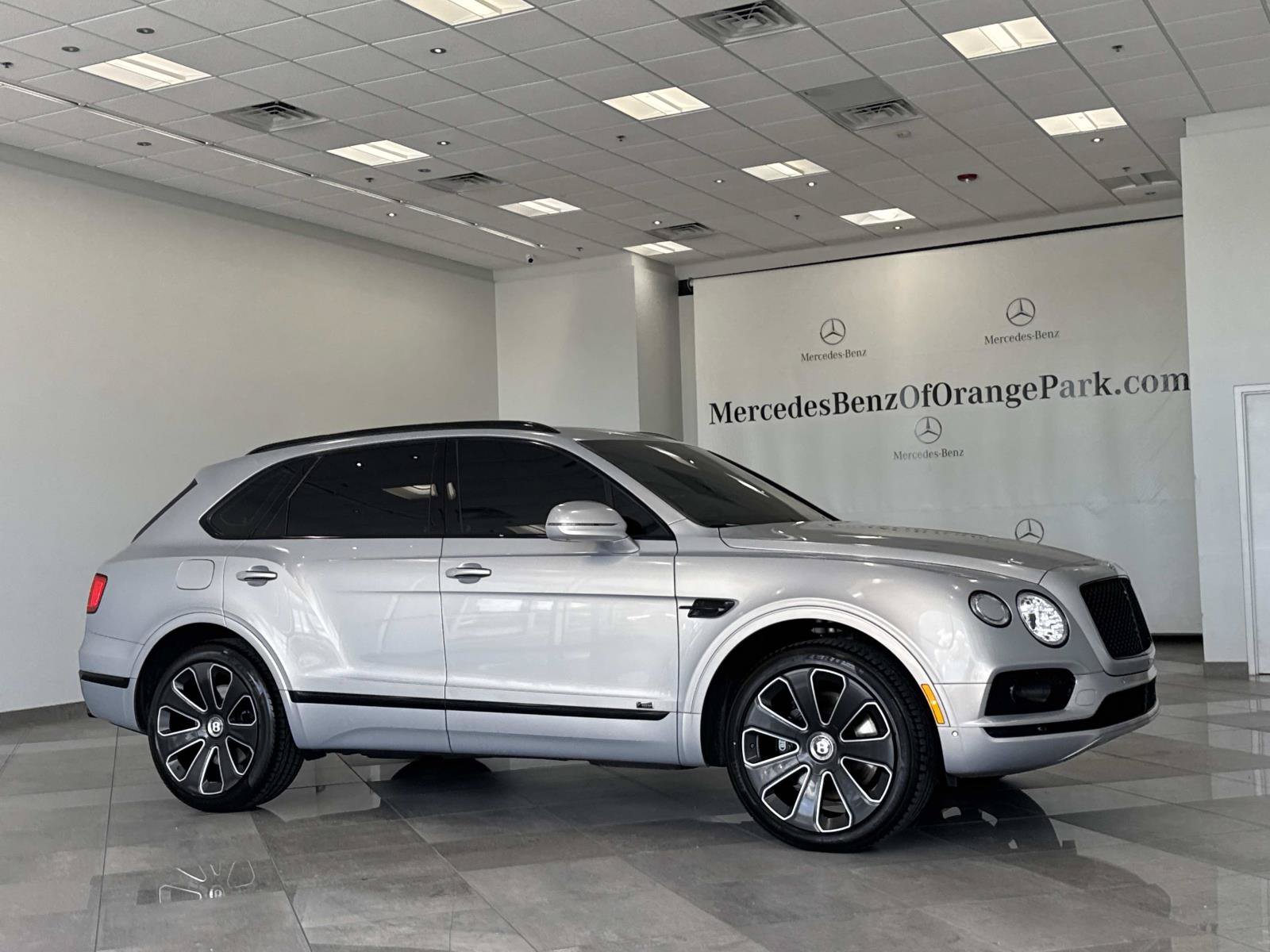 Used 2020 Bentley Bentayga Design Series AWD/4WD image 2