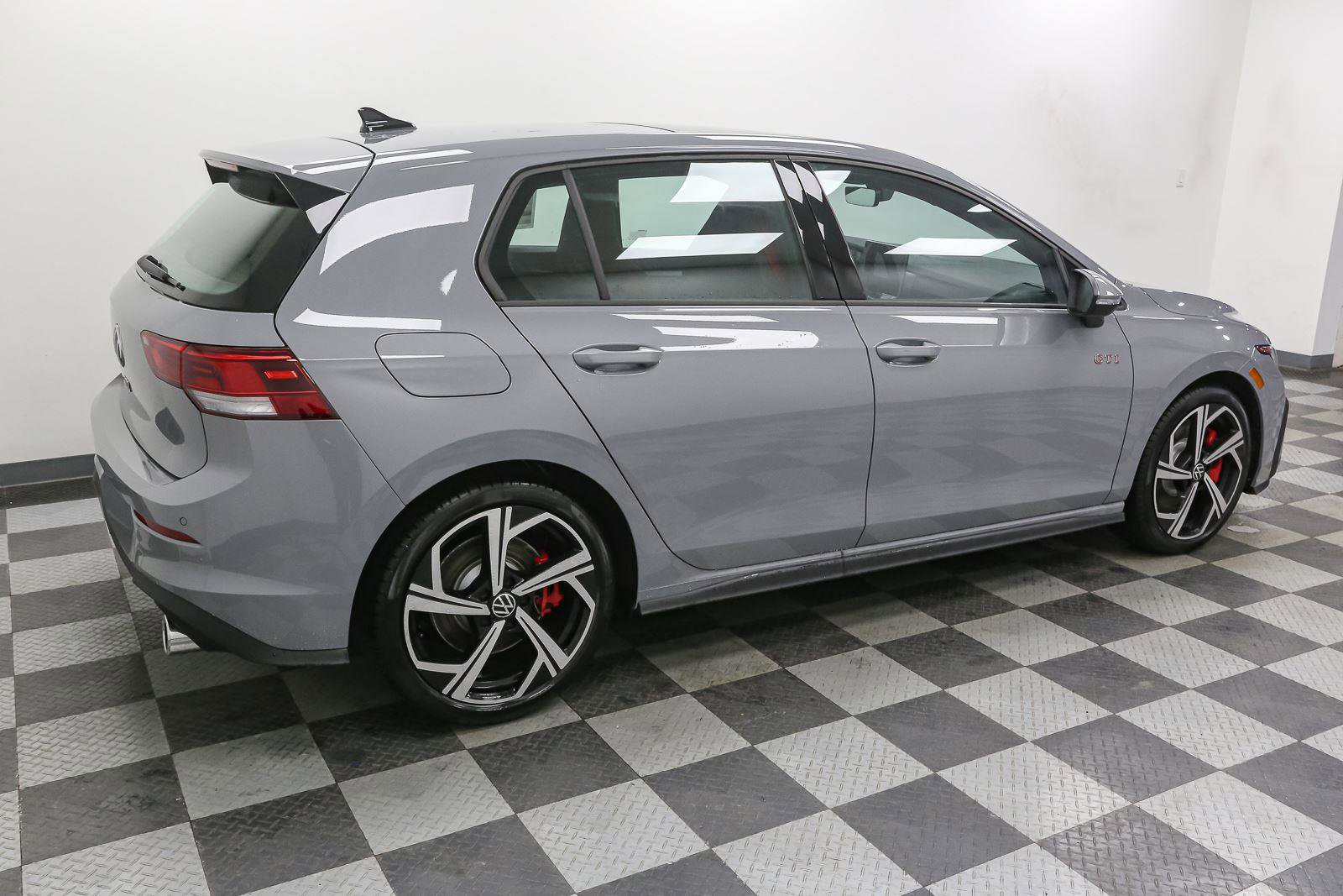 New 2026 Volkswagen GTI SE image 9