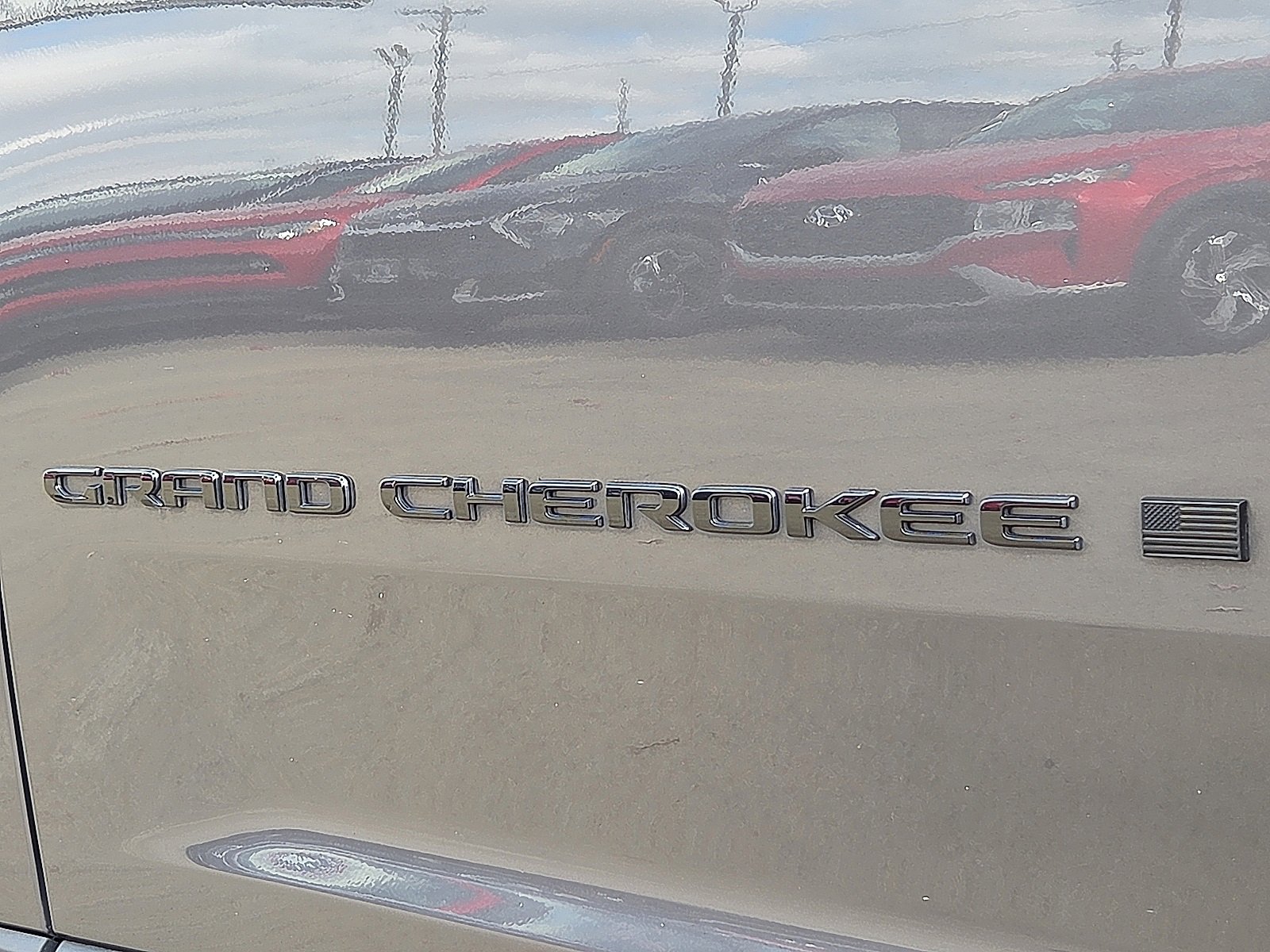 Used 2024 Jeep Grand Cherokee L Laredo image 9