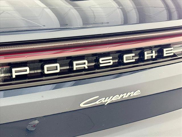 Used 2026 Porsche Cayenne AWD/4WD image 25