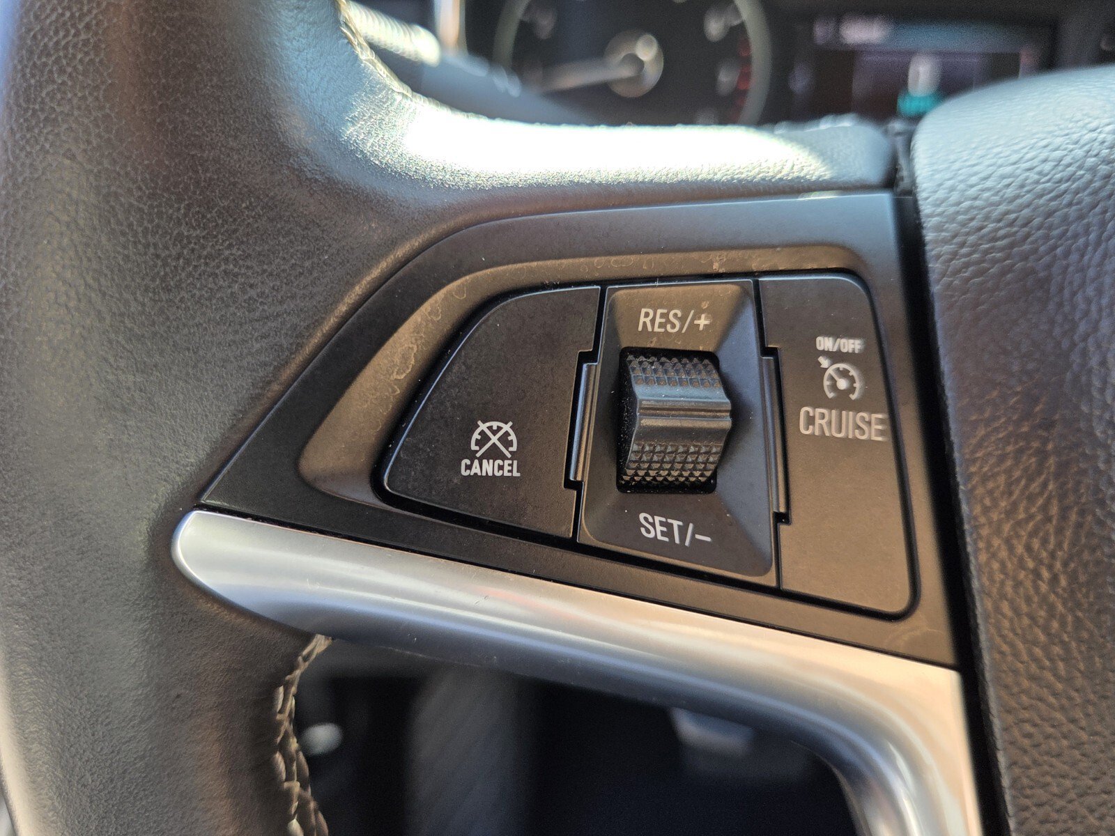 Certified 2022 Buick Encore Preferred w/ Safety Package AWD/4WD image 32