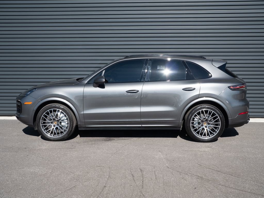 Certified 2023 Porsche Cayenne Turbo image 2