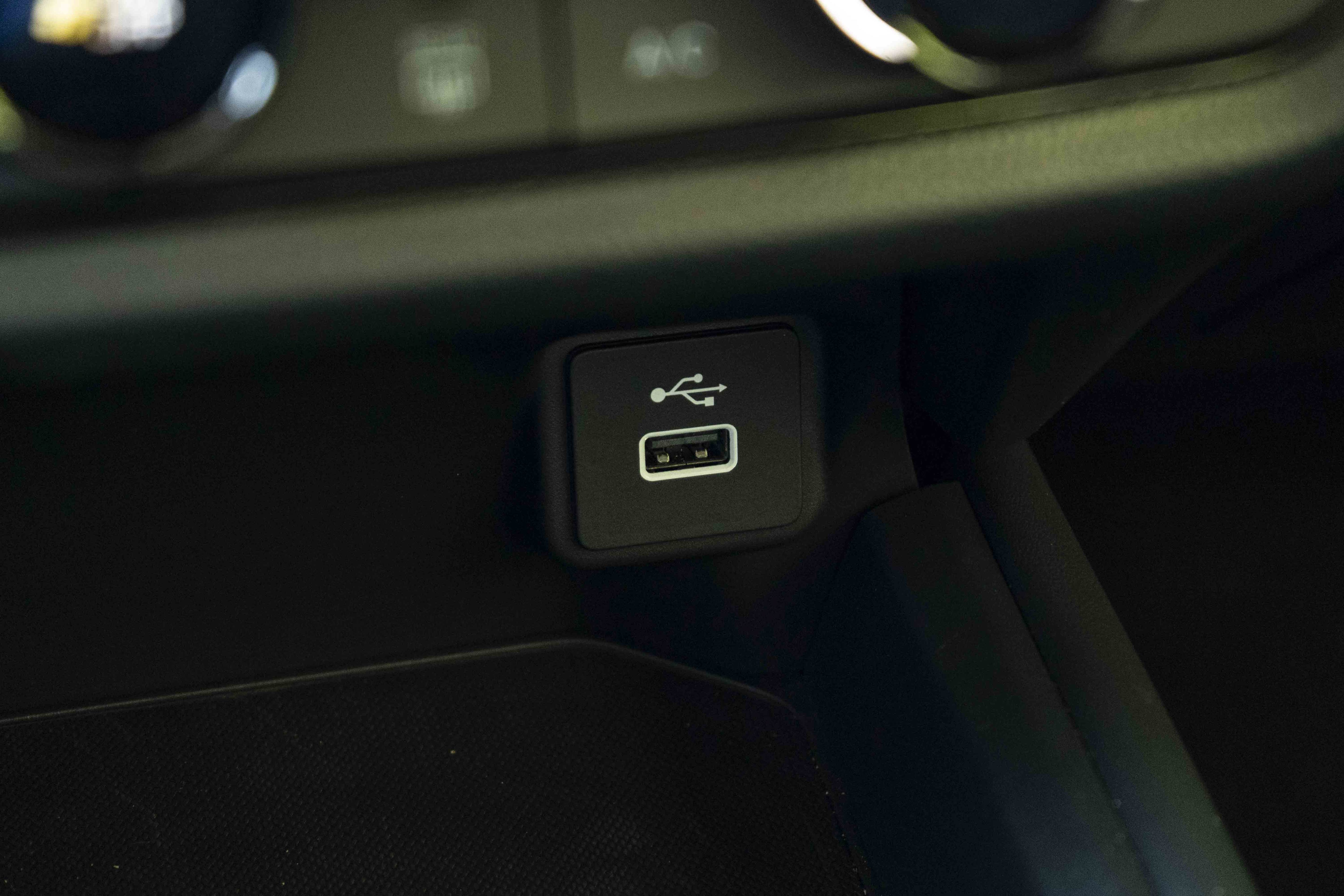 Certified 2025 Honda HR-V LX image 33