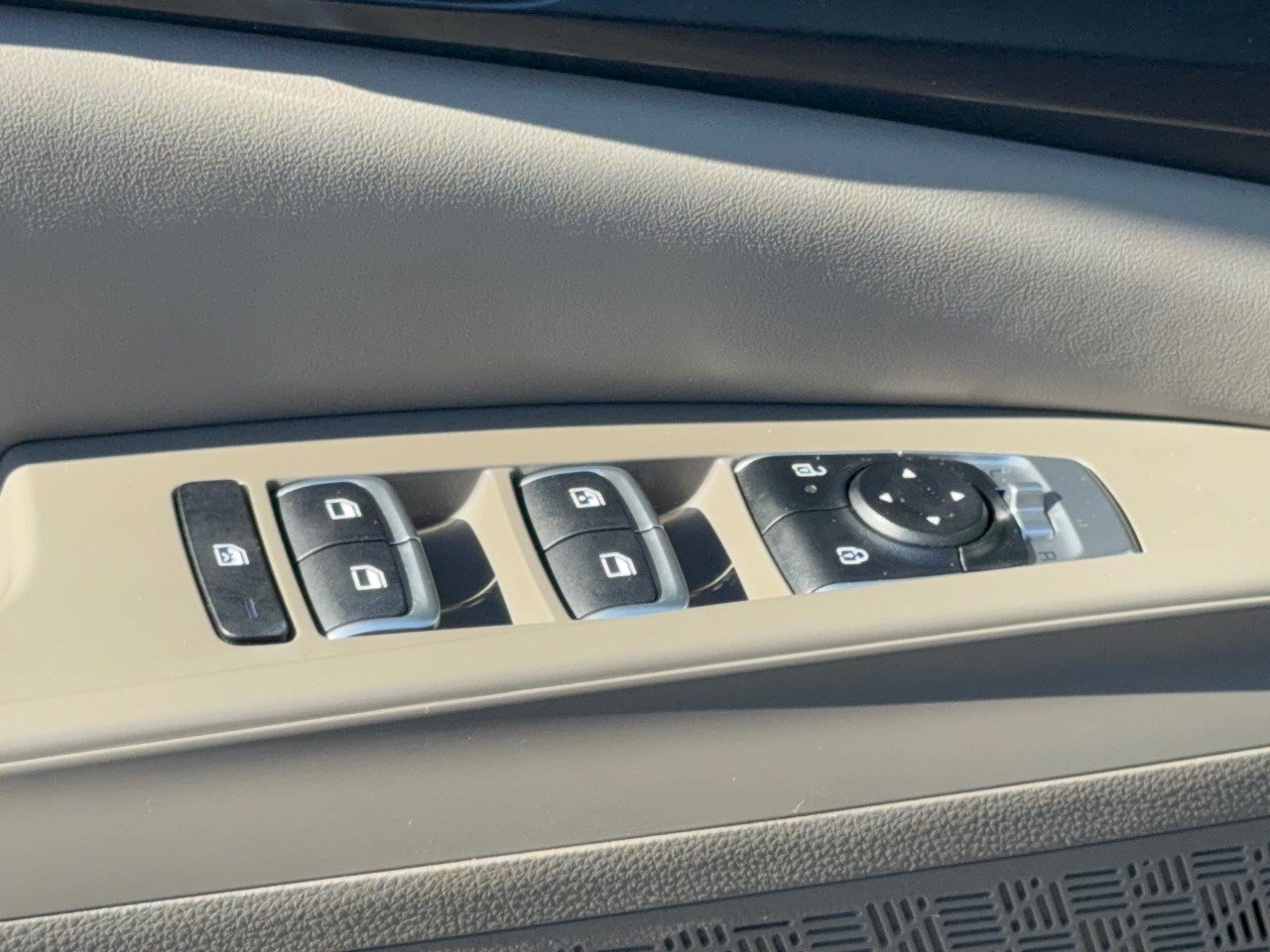 Used 2026 Kia Carnival FWD image 15