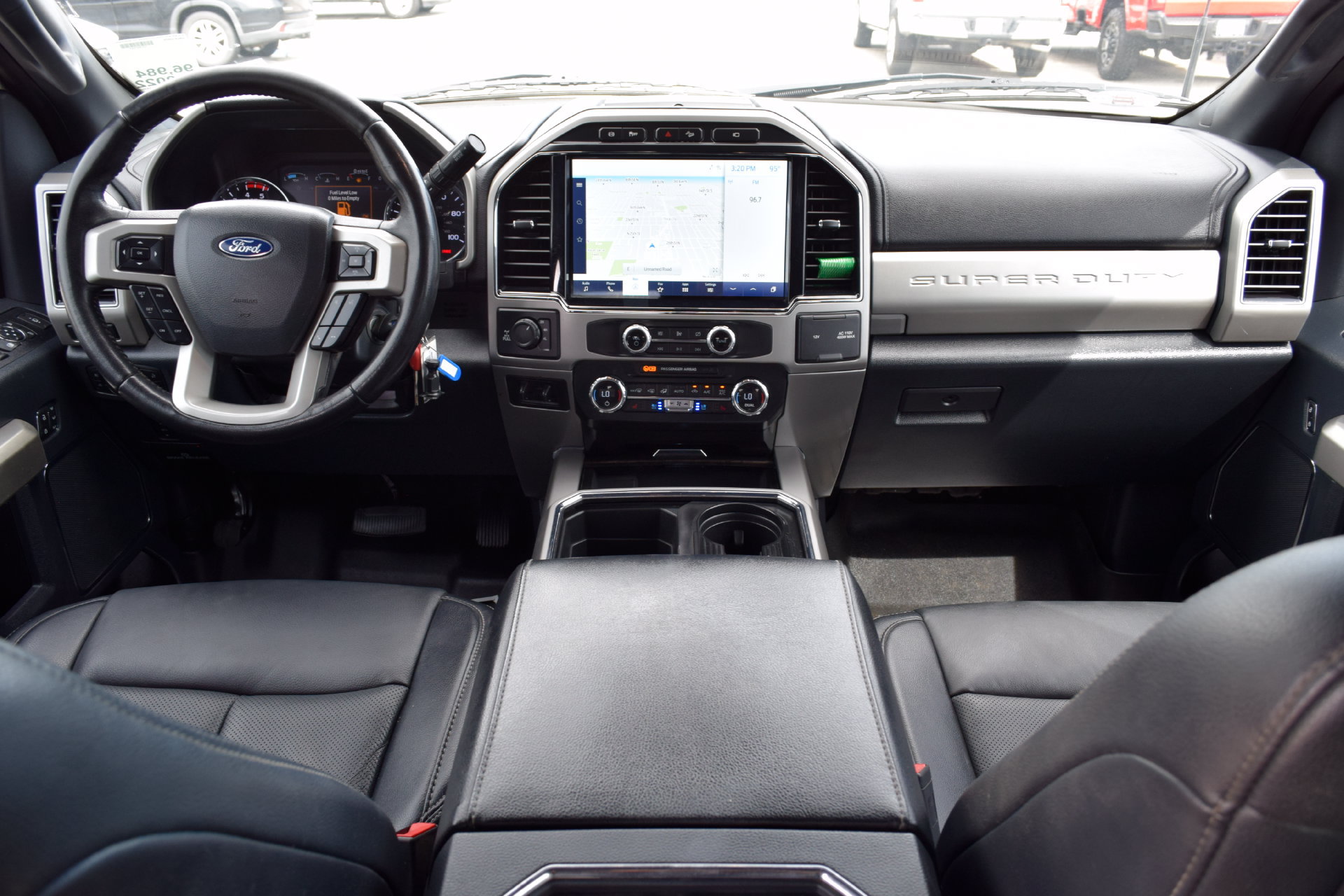 Used 2022 Ford F250 Lariat w/ Lariat Value Package AWD/4WD image 5