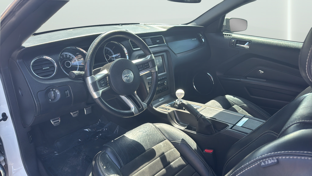Used 2013 Ford Mustang GT Premium w/ Electronics Pkg RWD image 14