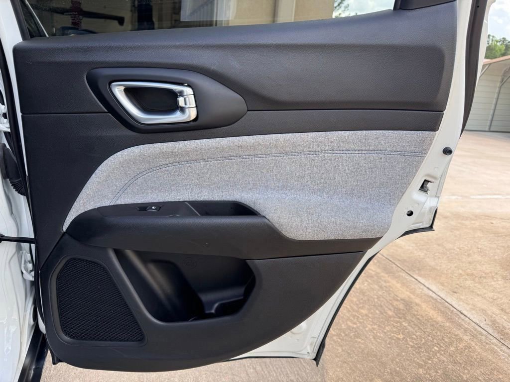 Used 2024 Jeep Compass Latitude image 19