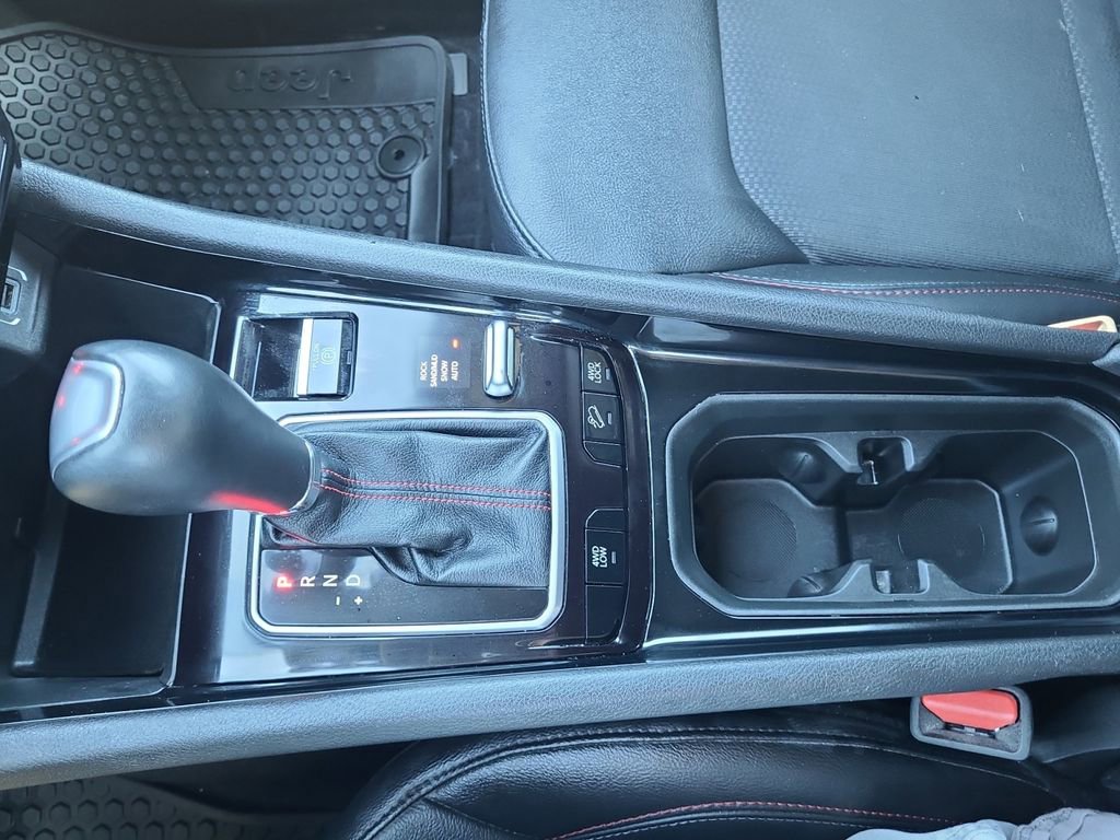 Used 2025 Jeep Compass Trailhawk image 23