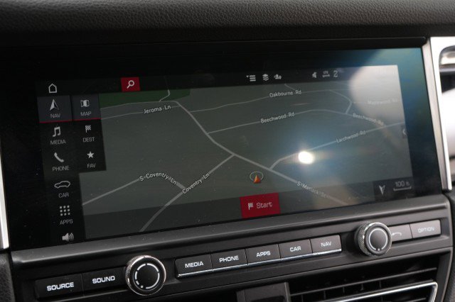 Used 2020 Porsche Macan image 54