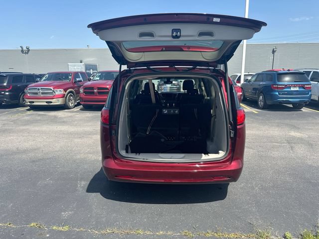 Used 2021 Chrysler Voyager Lxi FWD image 25