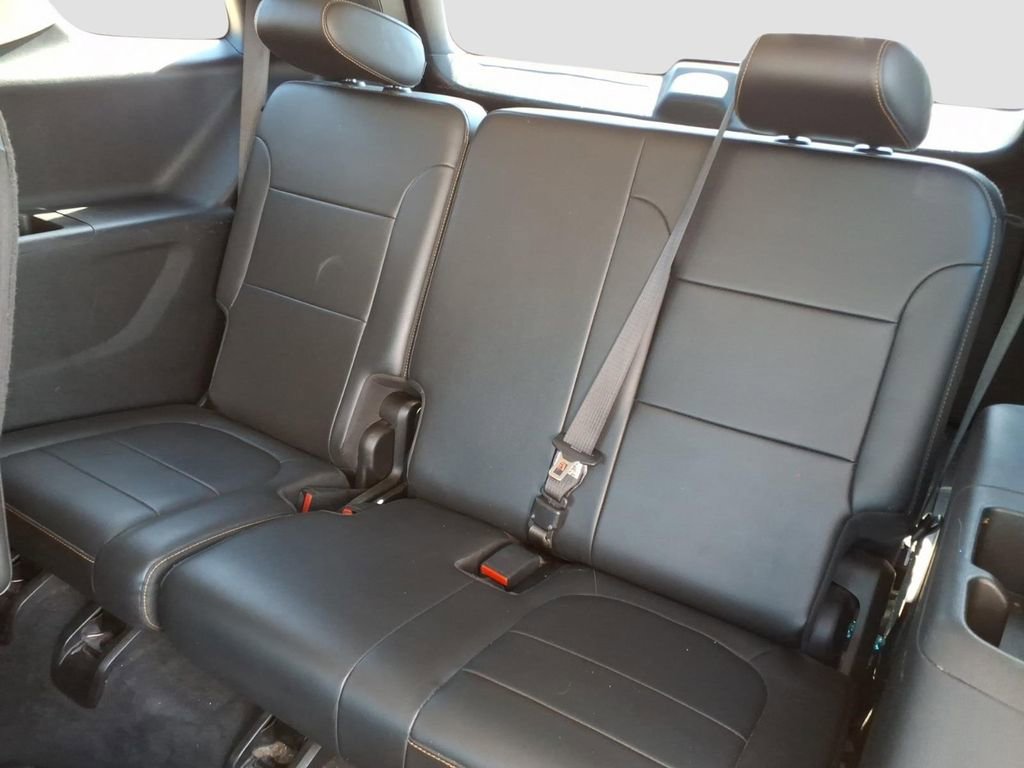Used 2021 Chevrolet Traverse LT w/ LT Premium Package FWD image 25