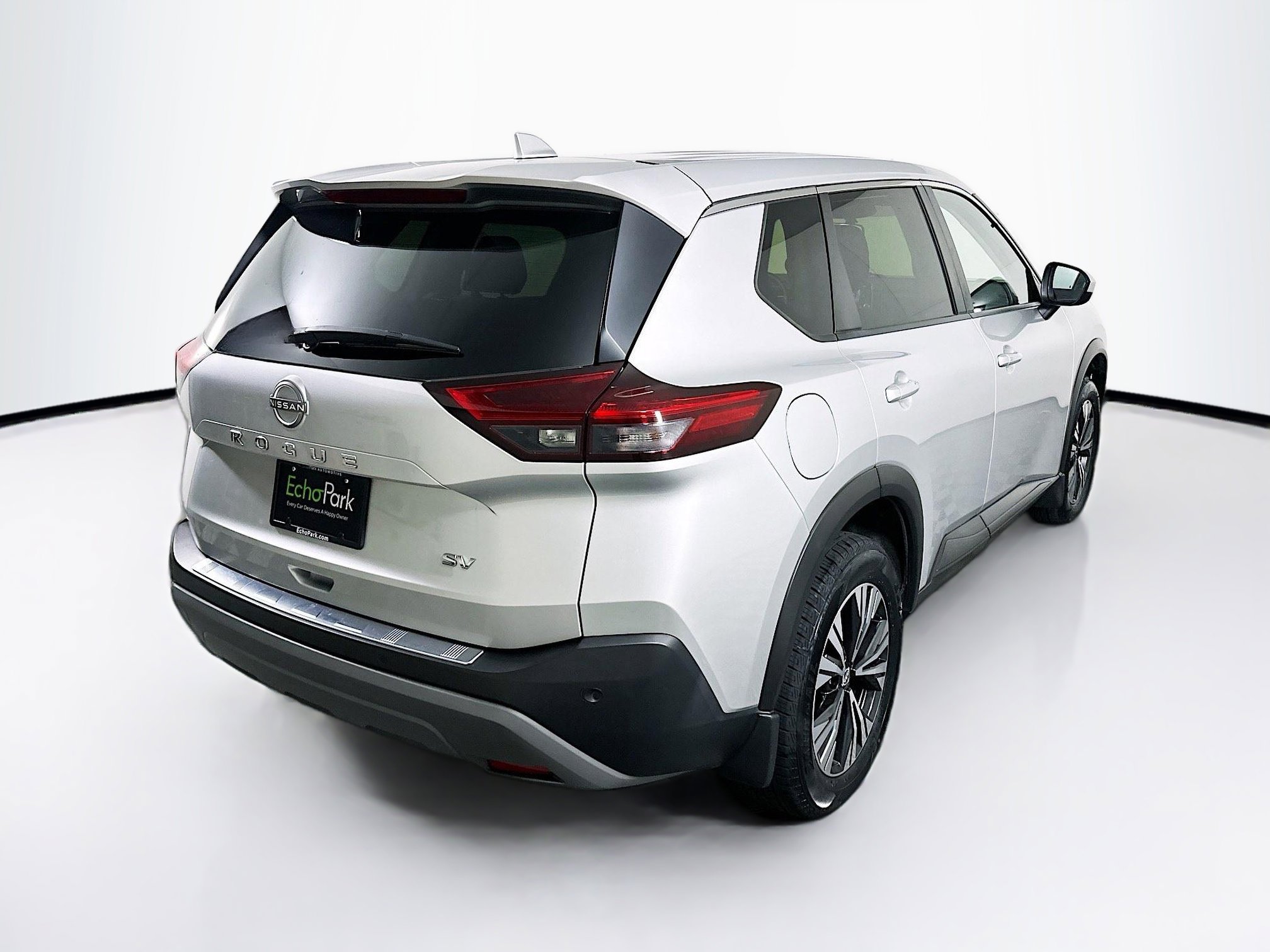 Used 2023 Nissan Rogue SV image 9