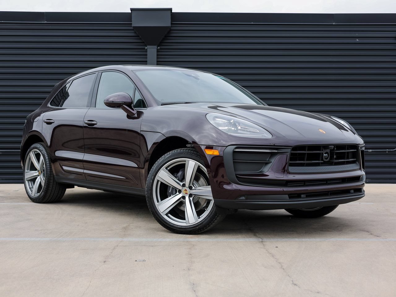 Certified 2026 Porsche Macan AWD/4WD image 9