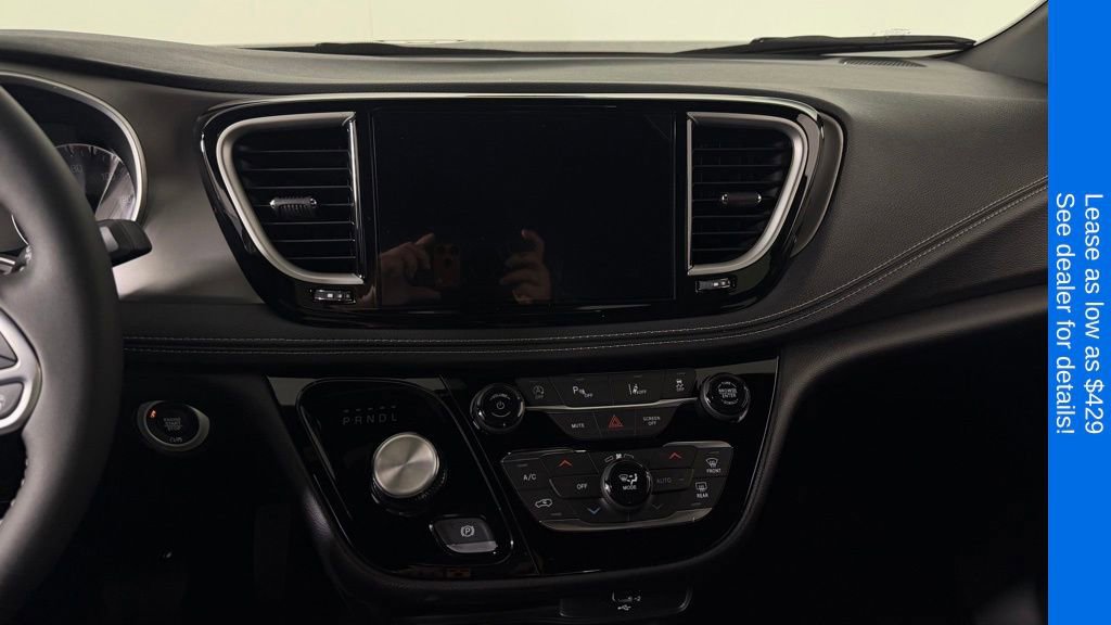 New 2027 Chrysler Pacifica Select FWD image 20